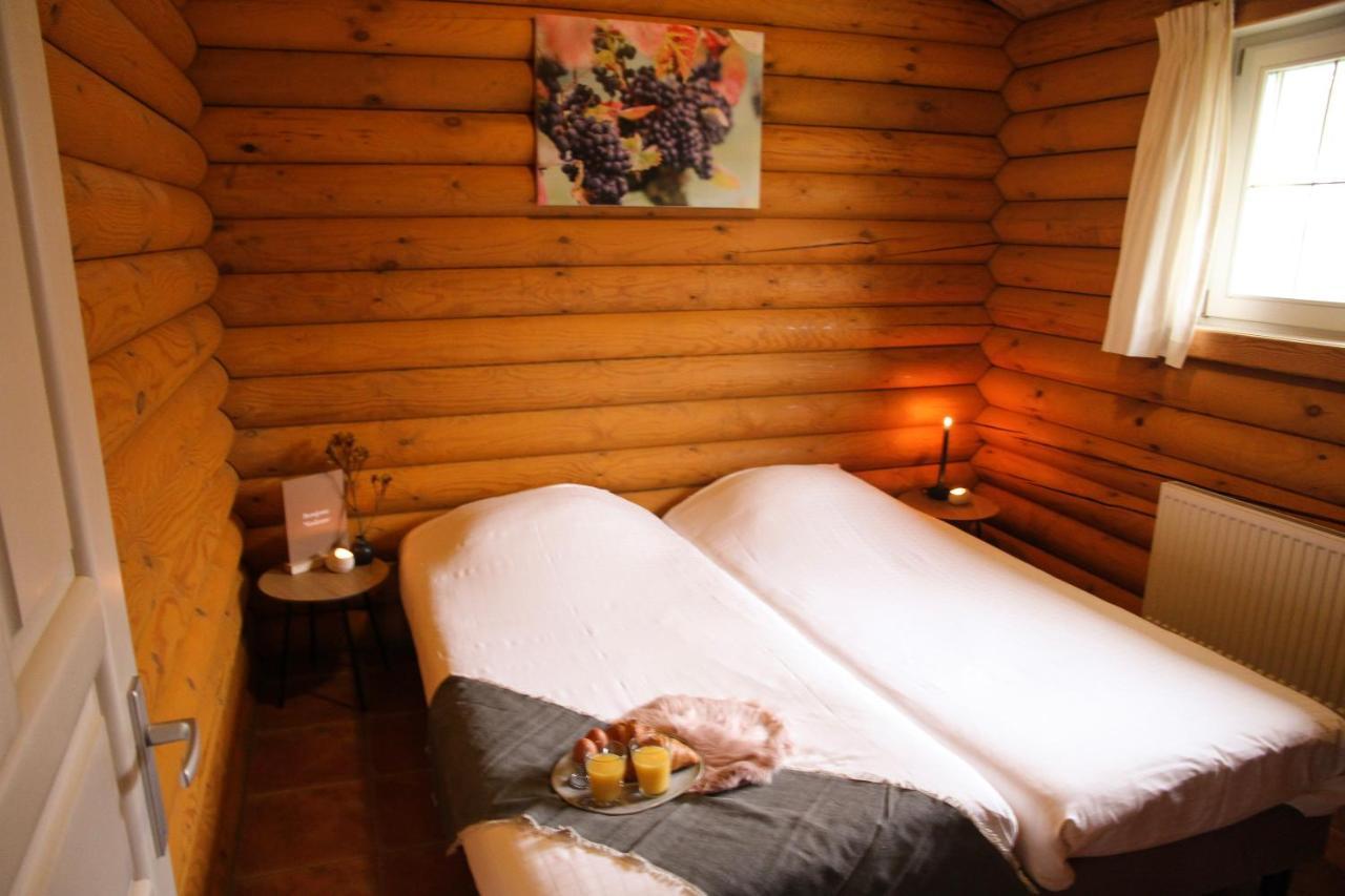 Wijngaard Saalhof Bed & Breakfast Wognum Bagian luar foto